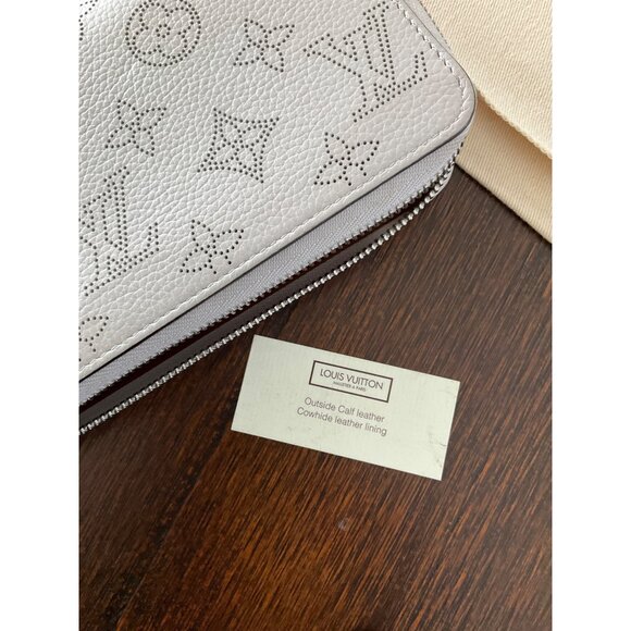 Louis Vuitton Mahina Beige Zippy Wallet Excellent Condition Box & Bag - Picture 12 of 13